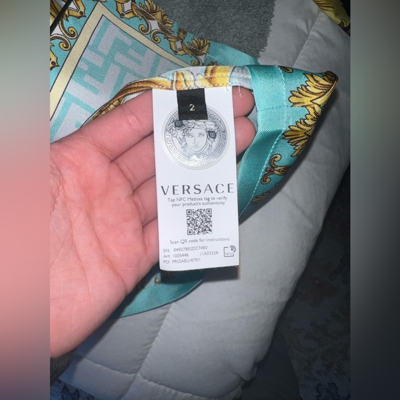 Fendace gold baroque pyjama top - Picture 4 of 5